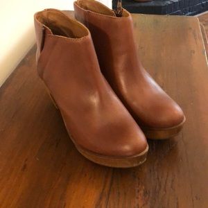 Kelsi Dagger Brooklyn brown leather platform booties. Worn once.